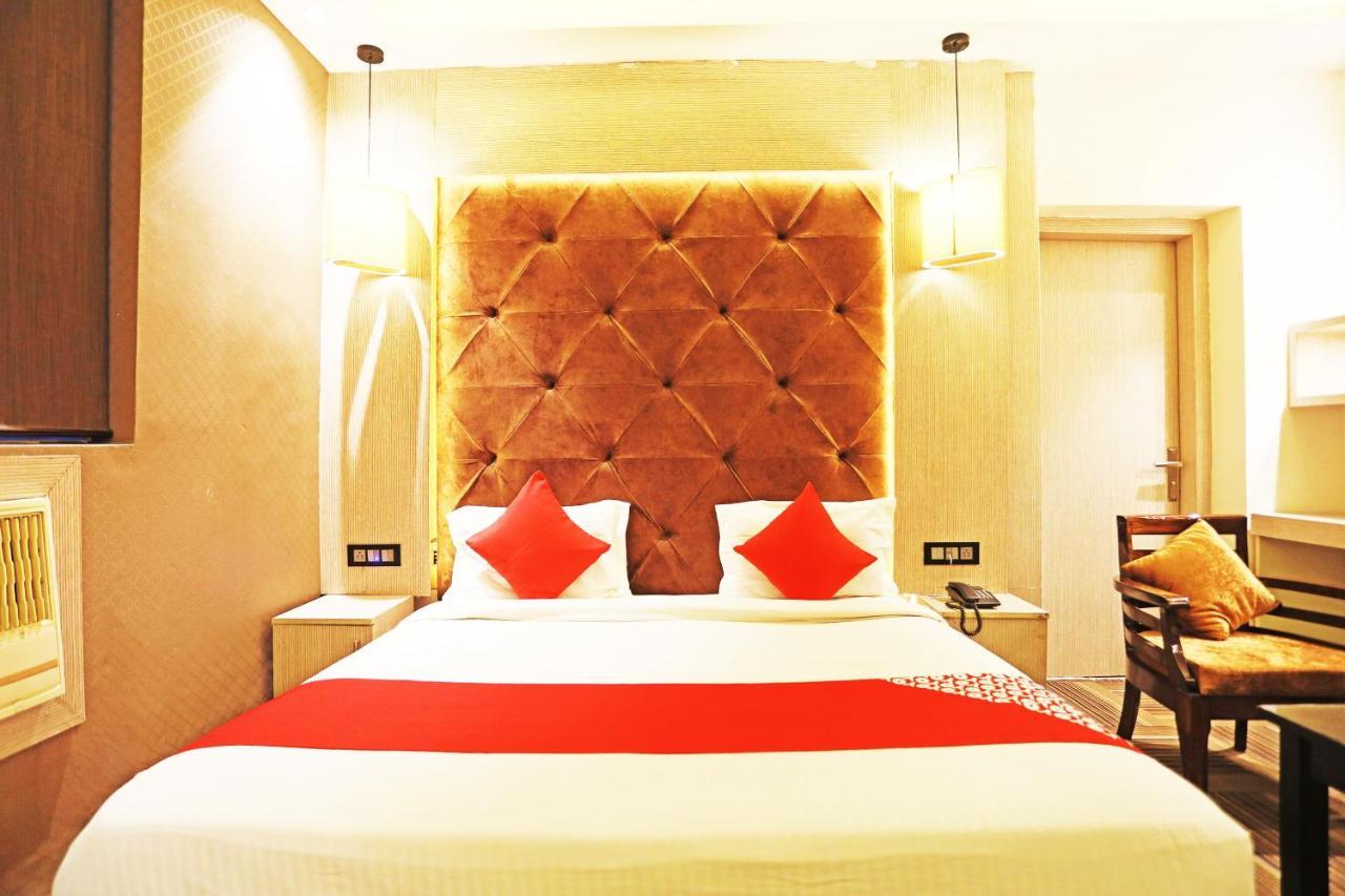 Fabhotel Ronald Inn Faridabad Buitenkant foto