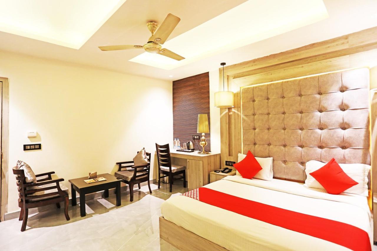 Fabhotel Ronald Inn Faridabad Buitenkant foto