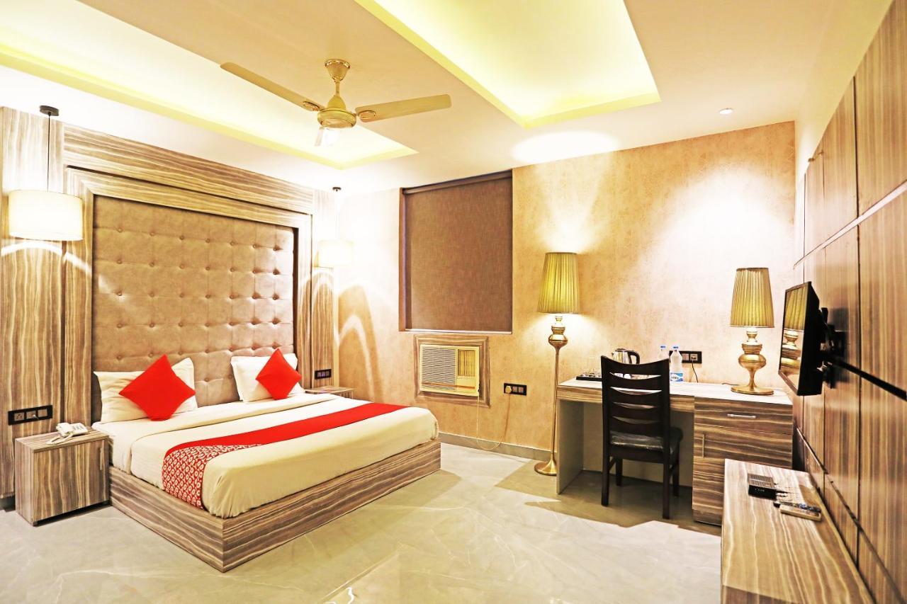 Fabhotel Ronald Inn Faridabad Buitenkant foto