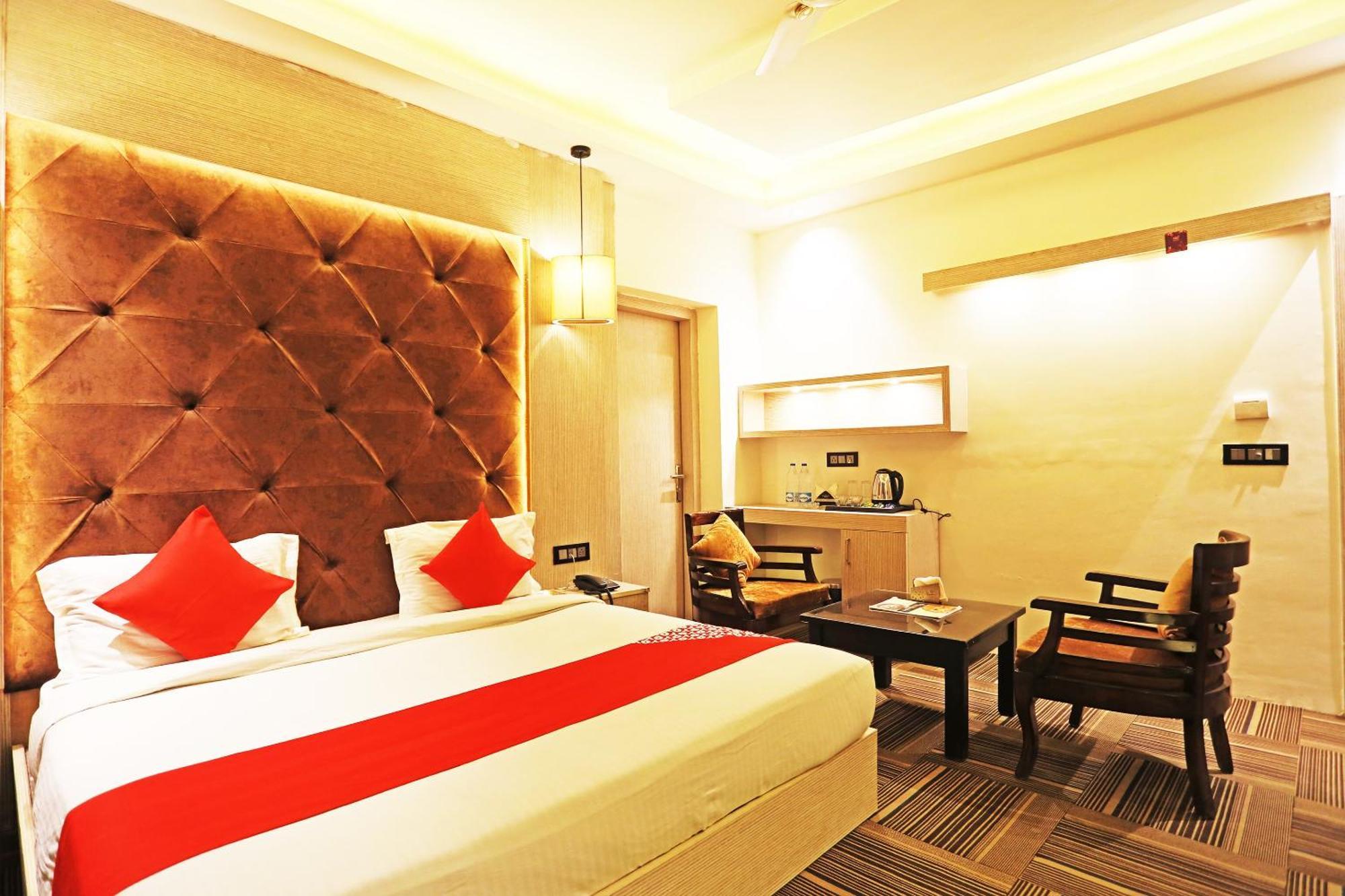 Fabhotel Ronald Inn Faridabad Buitenkant foto