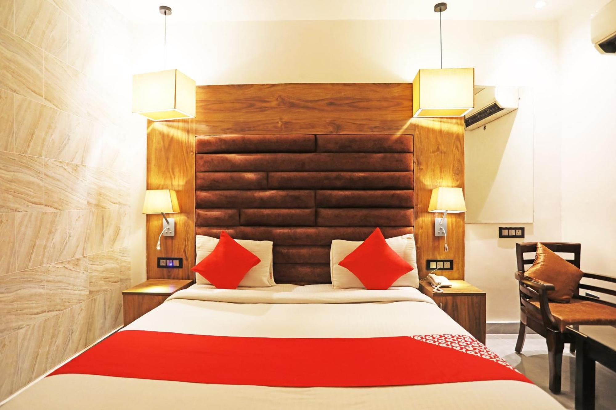 Fabhotel Ronald Inn Faridabad Buitenkant foto
