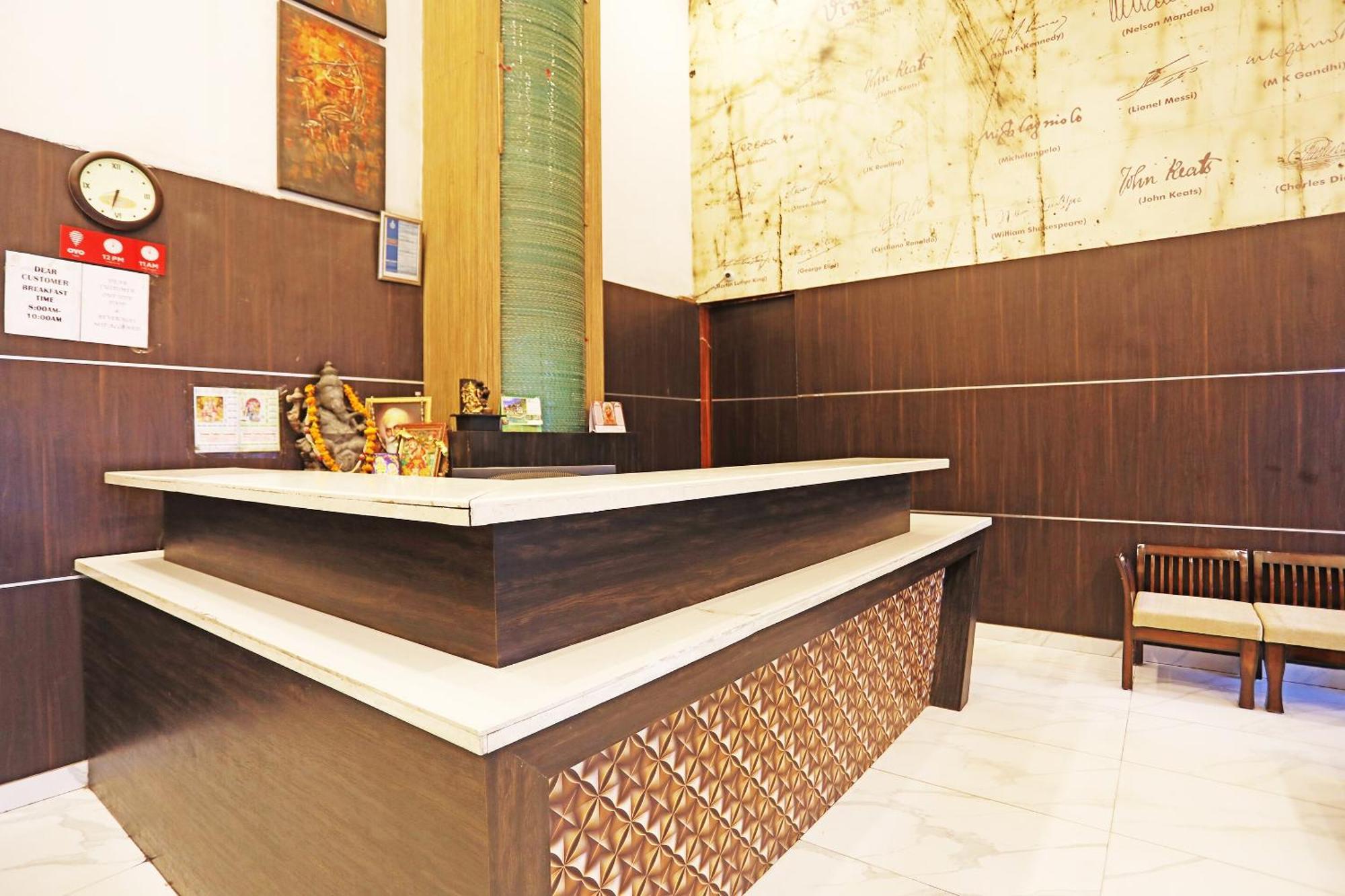 Fabhotel Ronald Inn Faridabad Buitenkant foto