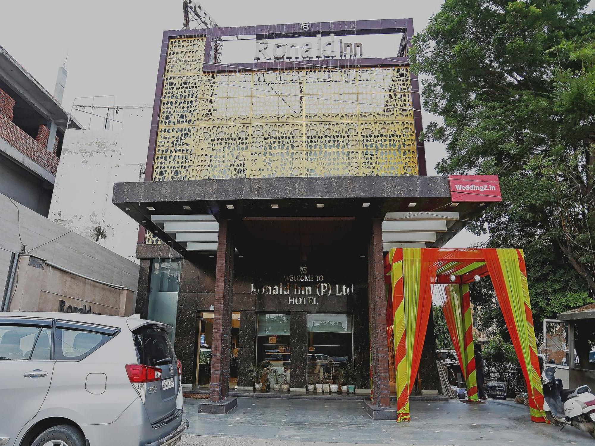 Fabhotel Ronald Inn Faridabad Buitenkant foto