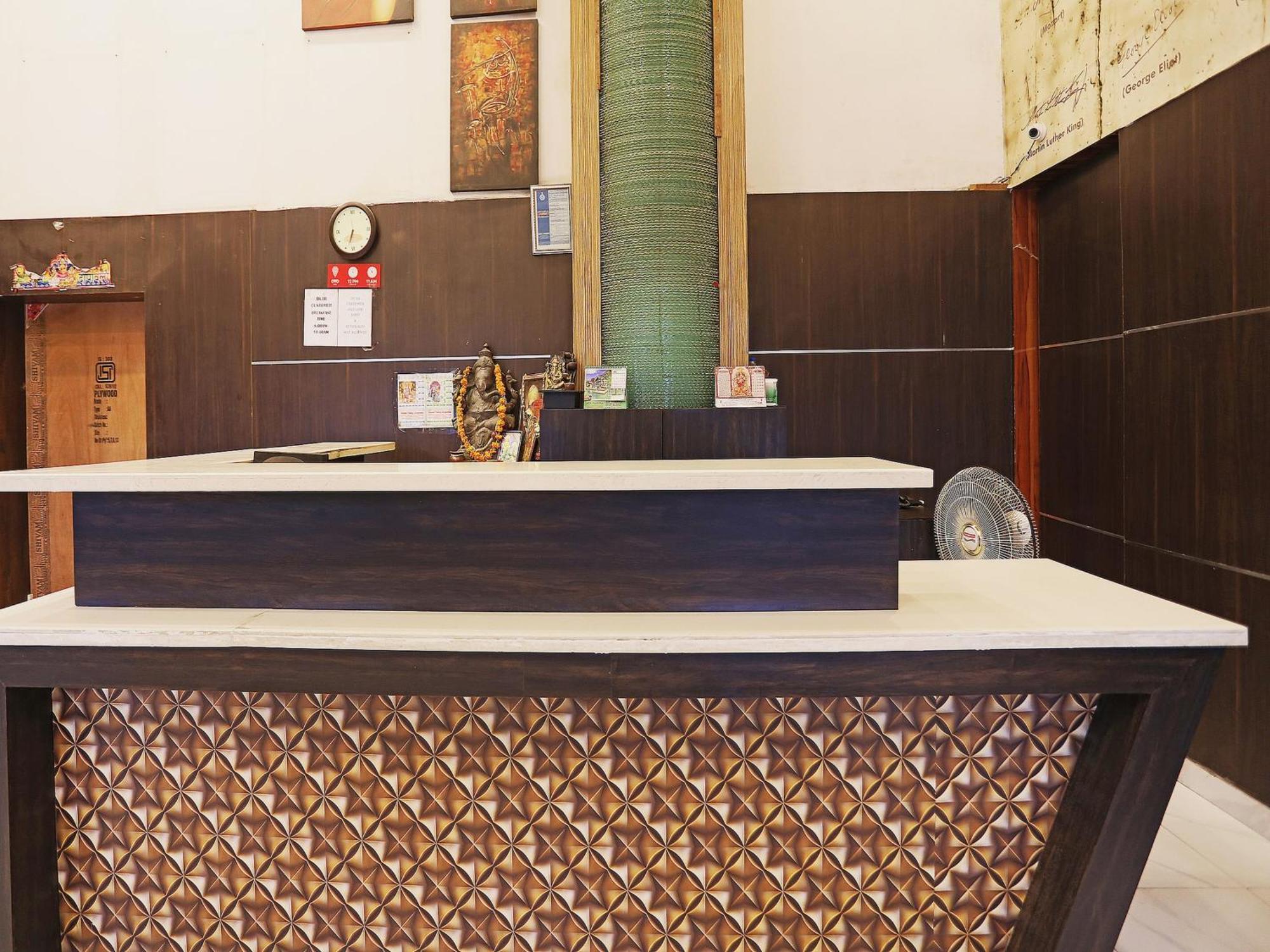 Fabhotel Ronald Inn Faridabad Buitenkant foto