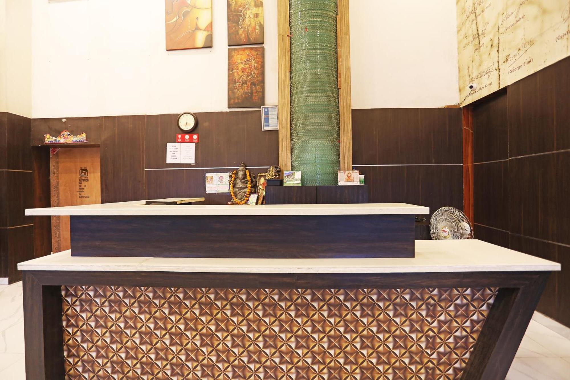 Fabhotel Ronald Inn Faridabad Buitenkant foto