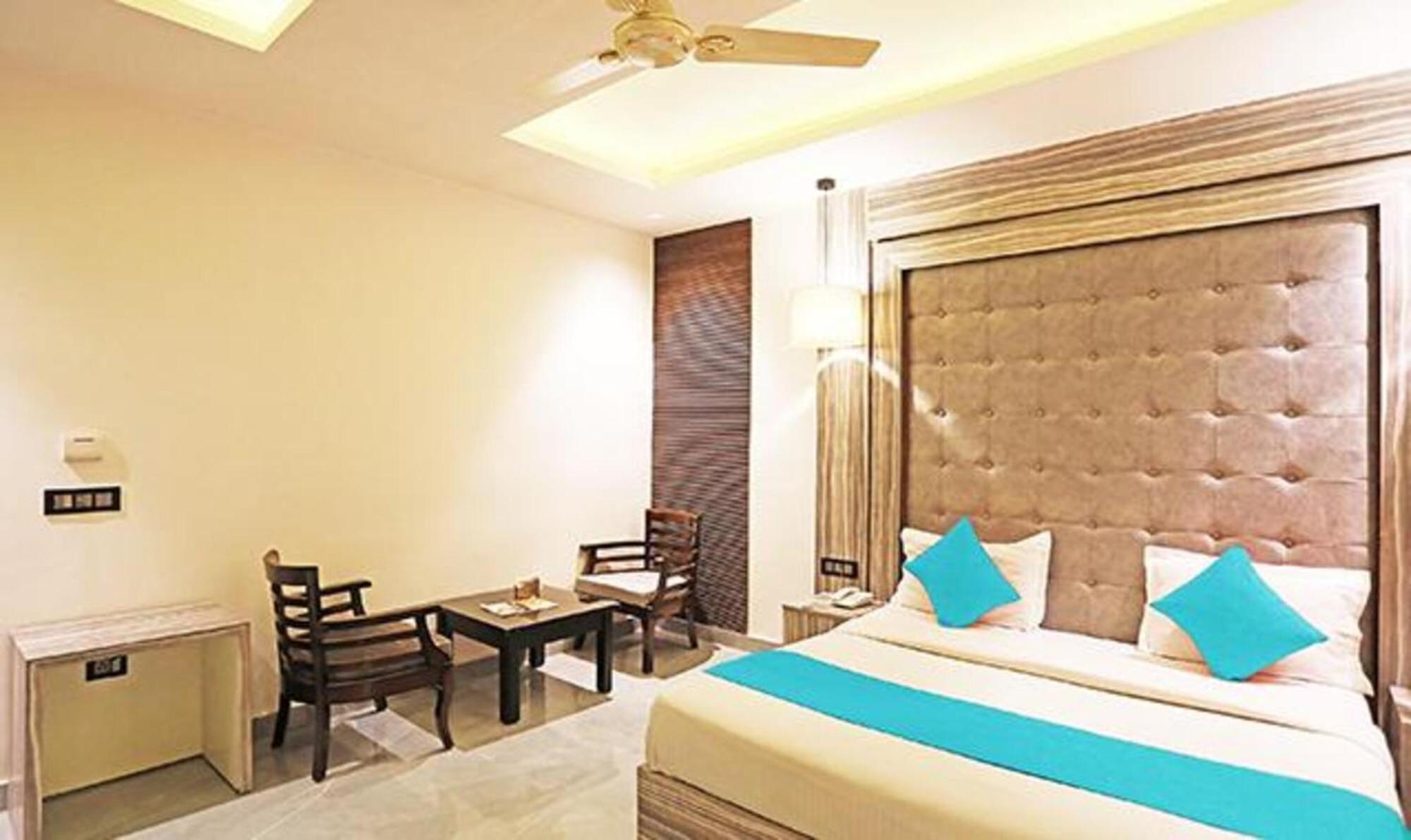 Fabhotel Ronald Inn Faridabad Buitenkant foto