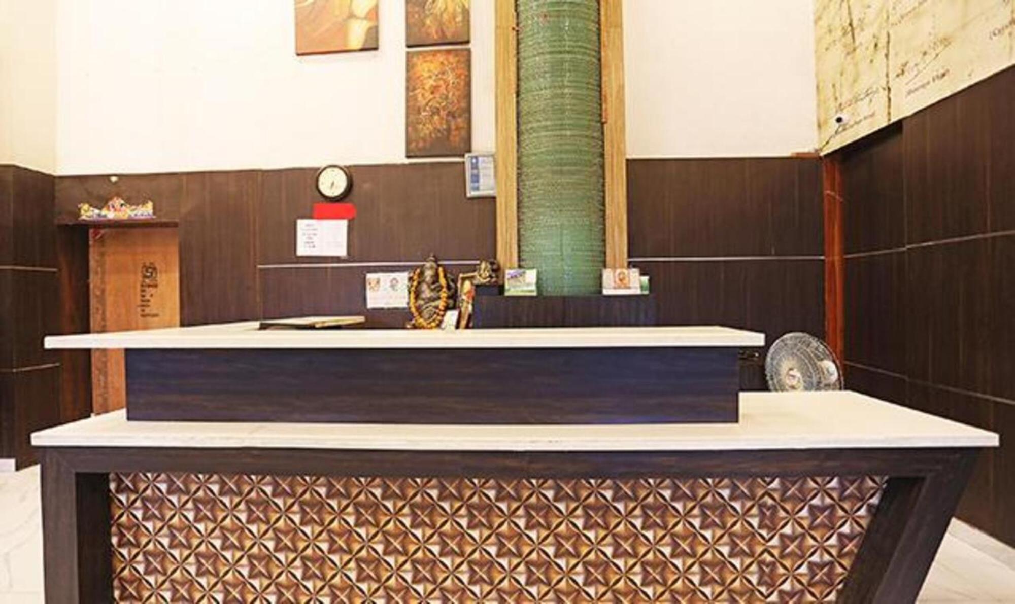 Fabhotel Ronald Inn Faridabad Buitenkant foto
