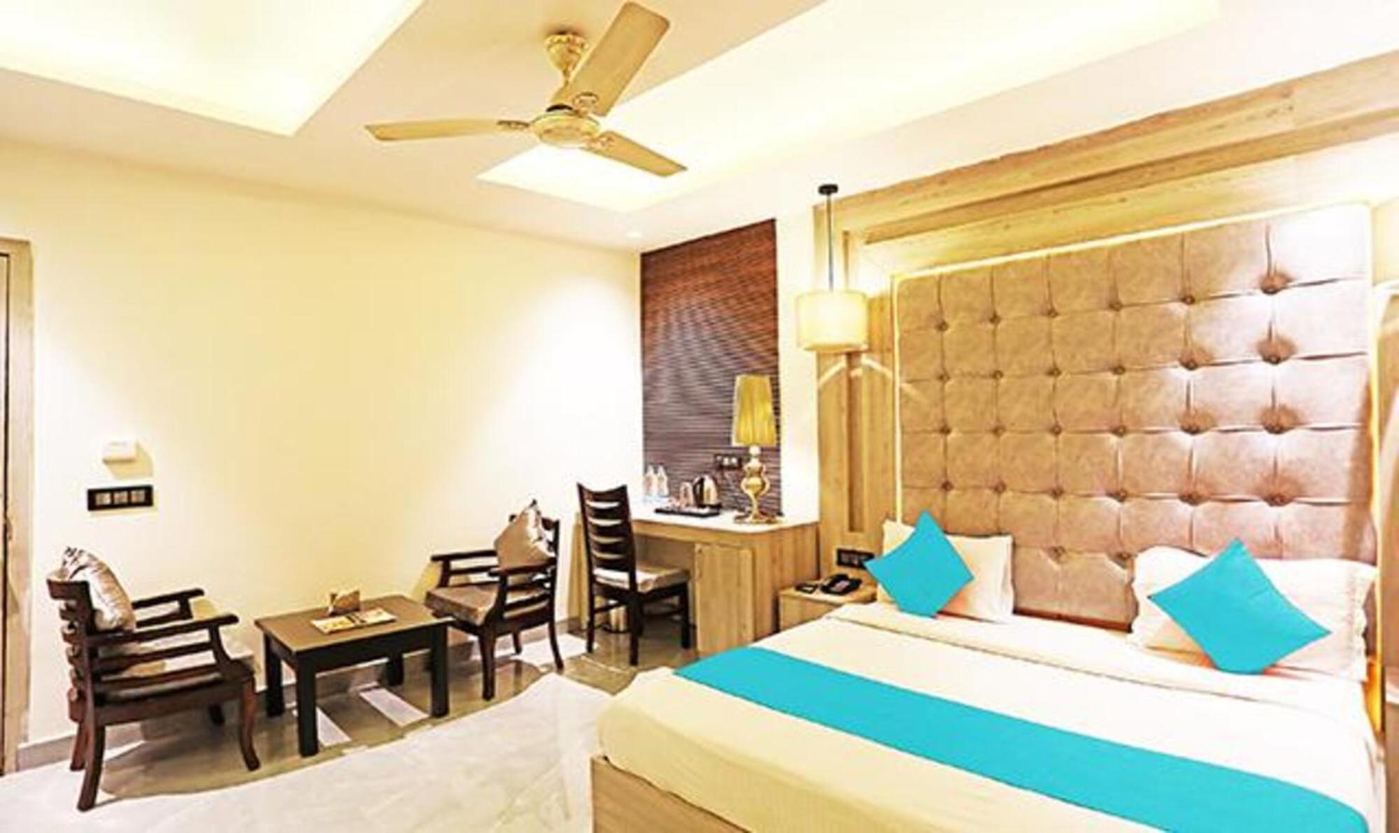 Fabhotel Ronald Inn Faridabad Buitenkant foto