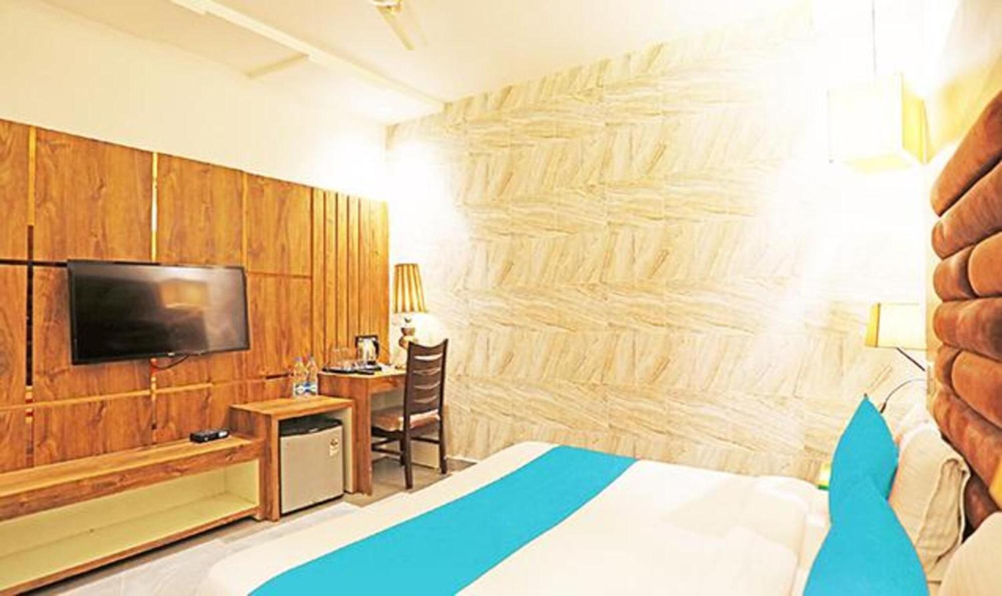 Fabhotel Ronald Inn Faridabad Buitenkant foto