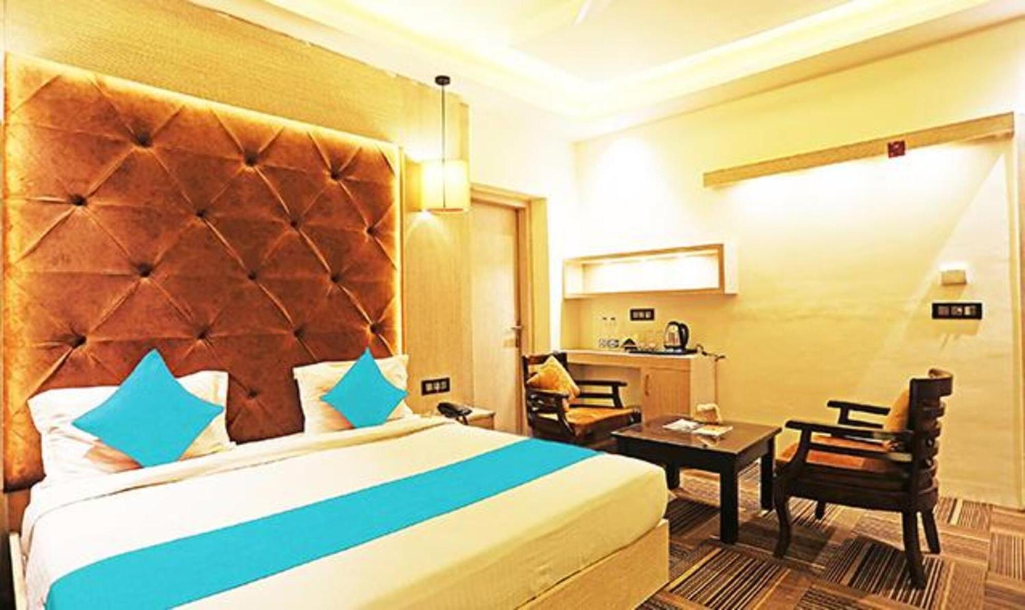 Fabhotel Ronald Inn Faridabad Buitenkant foto